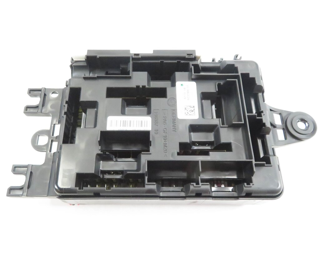 Thumbnail 5: 2014 BMW 328i (F30) DIESEL - REAR RELAY JUNCTION FUSE BOX