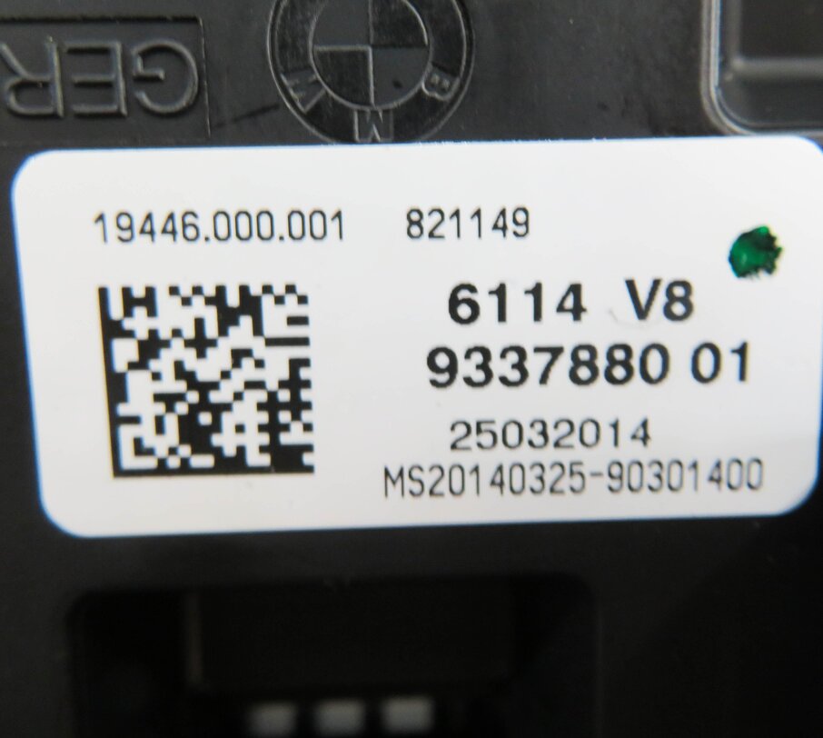 Thumbnail 6: 2014 BMW 328i (F30) DIESEL - REAR RELAY JUNCTION FUSE BOX