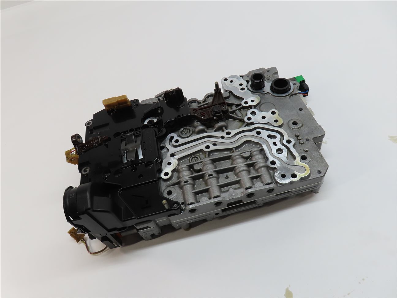 Thumbnail 3: 2014-2018 BMW 328i (F30) DIESEL X-DRIVE AWD 8HP-45 TRANSMISSION VALVE BODY 