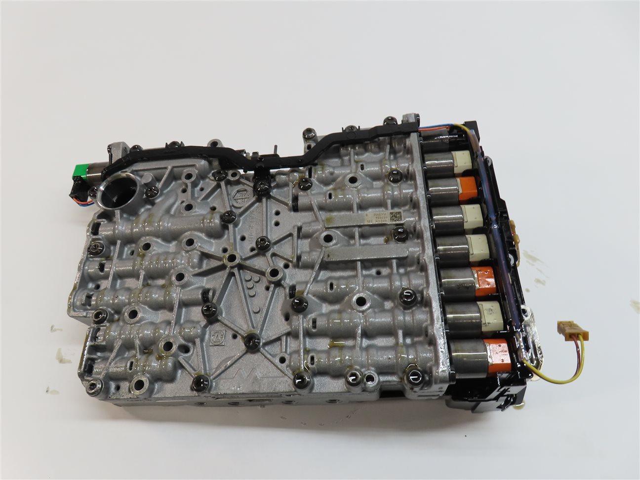Thumbnail 5: 2014-2018 BMW 328i (F30) DIESEL X-DRIVE AWD 8HP-45 TRANSMISSION VALVE BODY 