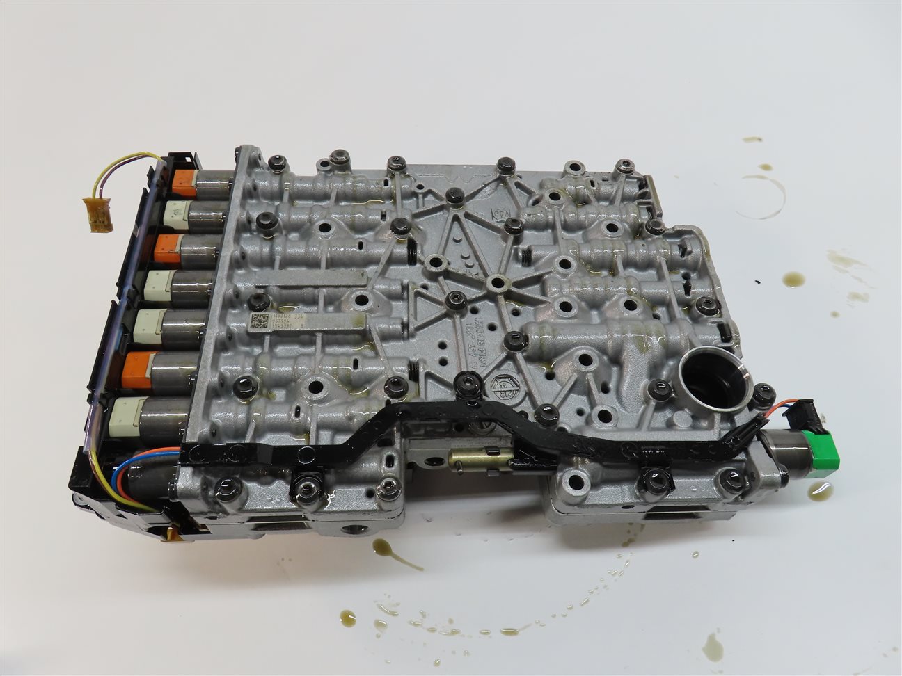 Thumbnail 6: 2014-2018 BMW 328i (F30) DIESEL X-DRIVE AWD 8HP-45 TRANSMISSION VALVE BODY 