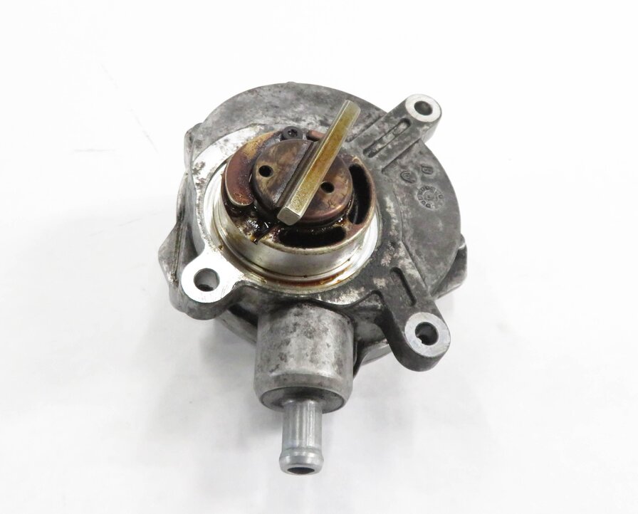 Thumbnail 2: 03-10 BMW X5 550i 650i 645i 750i 760i (E60 E63 E65 E66 E53 E70) - VACUUM PUMP