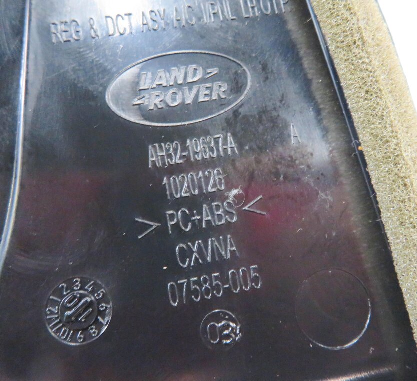 Thumbnail 5: 2011 RANGE ROVER SPORT (L320) LEFT DASH OUTER HEATER A/C AIR VENT (SILVER)