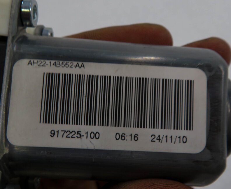 Thumbnail 7: 2010-2016 RANGE ROVER SPORT (L320) LR4 RIGHT FRONT PASSENGER POWER WINDOW MOTOR