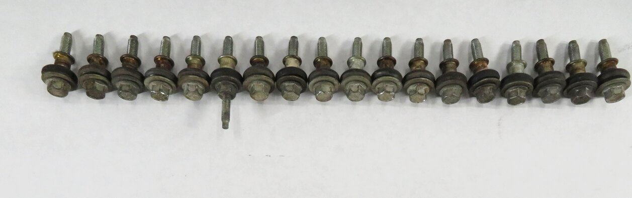Thumbnail 8: 10-18 RANGE ROVER SPORT (L320 L322 L494 L405) 5.0L V8 - LEFT ENGINE VALVE COVER