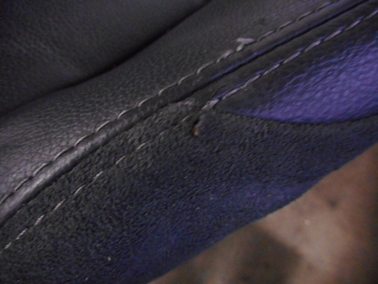 Thumbnail 9: 2011 RANGE ROVER SPORT (L320) RIGHT FRONT LOWER BOTTOM SEAT CUSHION (BLACK)