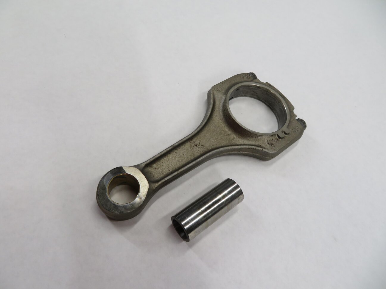 2006-2010 BMW M3 M5 M6 (E90 E91 E92 E93 E60 E63 E64) 4.0L S65 CONNECTING ROD