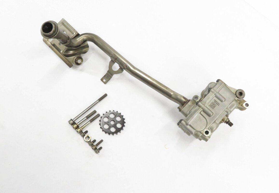 Thumbnail 1: 2011 BMW M3 ///M (E90) 4.0L S65 V8 ENGINE MOTOR OIL FLUID PUMP (PRIMARY)