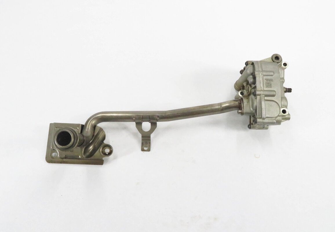 Thumbnail 3: 2011 BMW M3 ///M (E90) 4.0L S65 V8 ENGINE MOTOR OIL FLUID PUMP (PRIMARY)