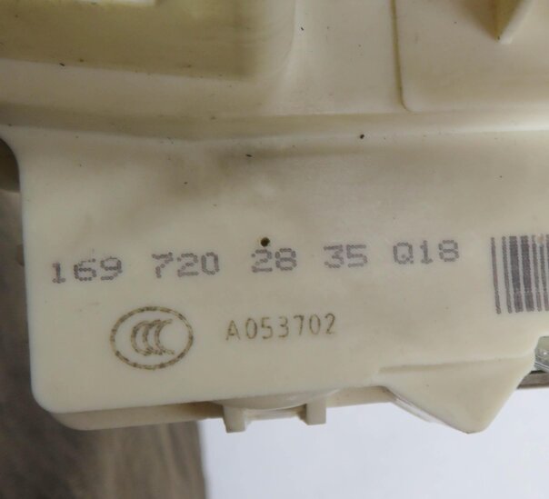 Thumbnail 5: 07-12 MB GL320 GL350 GL450 GL550 ML320 ML350 ML450 ML550 RIGHT FRONT DOOR LATCH