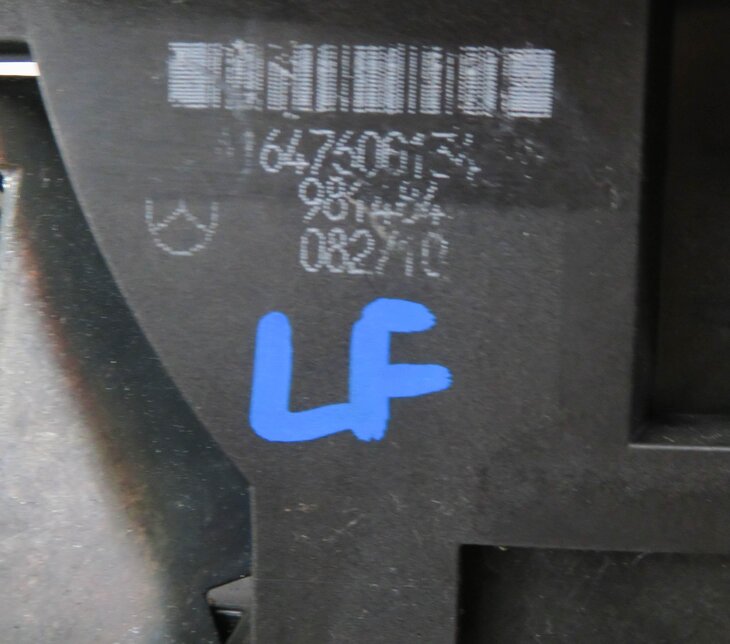 Thumbnail 6: 2010 MERCEDES BENZ ML350 (W164) LEFT FRONT DRIVER DOOR HANDLE (TENORITE GRAY)