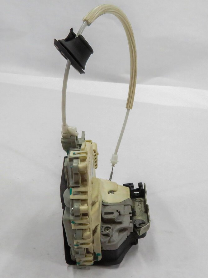Thumbnail 3: 2010-2019 AUDI / PORSCHE A4 S4 A5 S5 A6 Q3 Q5 Q7 TT 911 - RIGHT FRONT DOOR LATCH