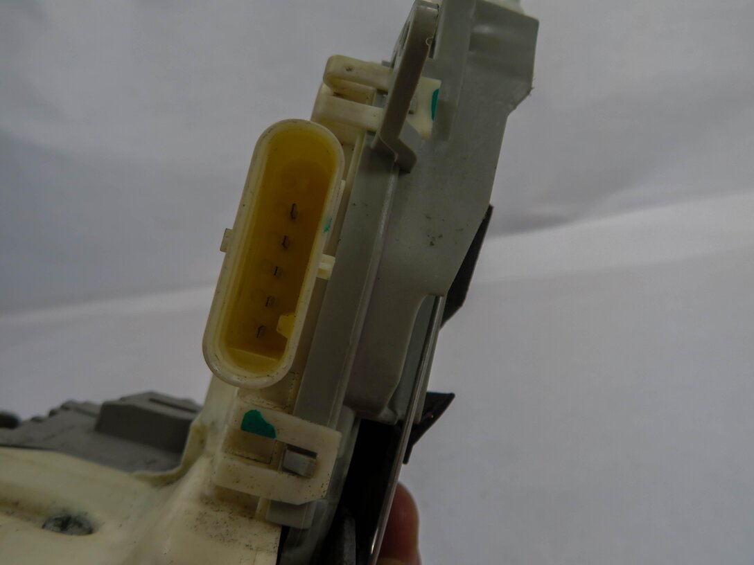 Thumbnail 5: 2010-2019 AUDI / PORSCHE A4 S4 A5 S5 A6 Q3 Q5 Q7 TT 911 - RIGHT FRONT DOOR LATCH