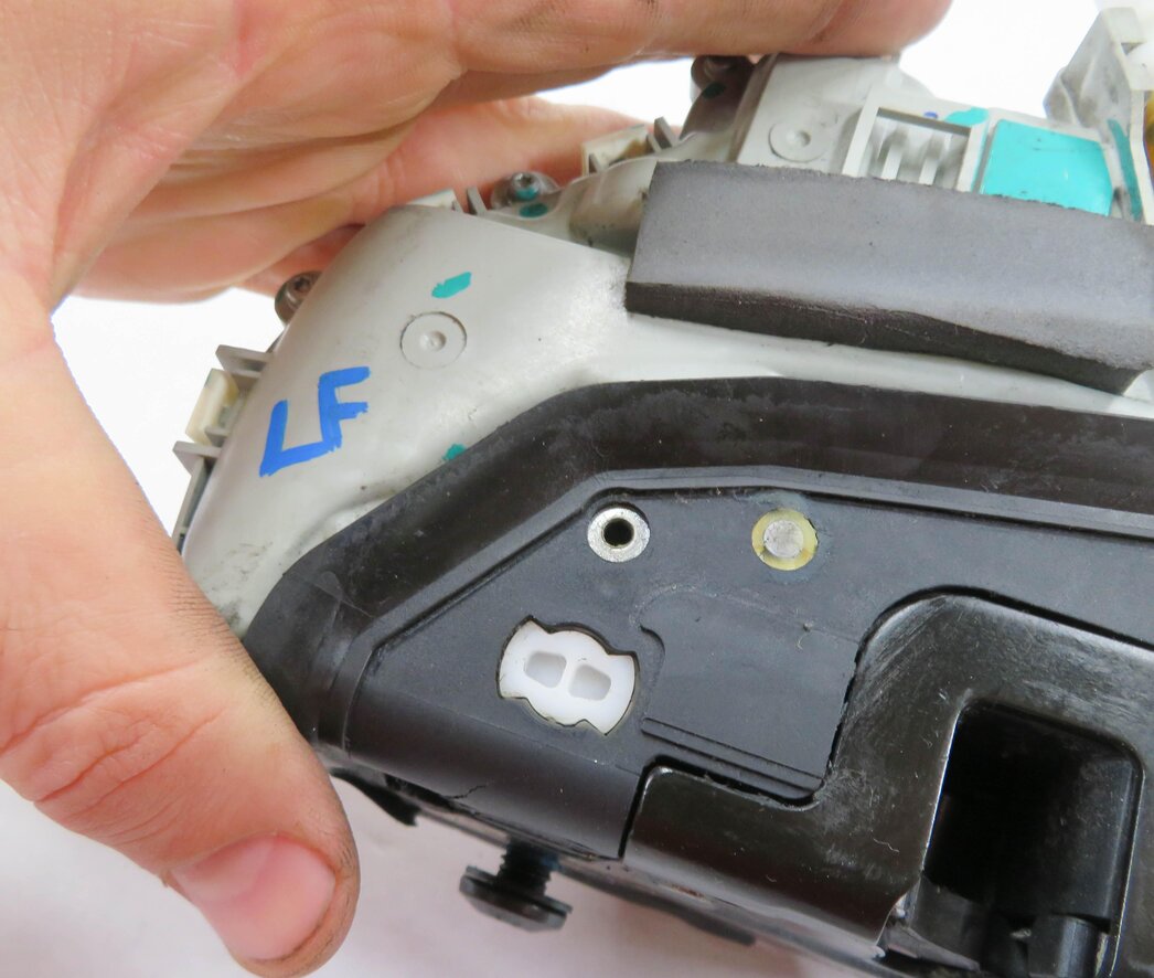 Thumbnail 6: 2010-2019 AUDI / PORSCHE A4 S4 A5 S5 A6 Q3 Q5 Q7 TT 911 - LEFT FRONT DOOR LATCH