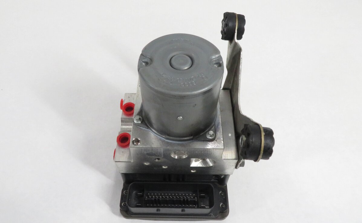 Thumbnail 2: 2012-2013 BMW ACTIVEHYBRID 5 - ABS DSC ANTI LOCK BRAKE PUMP w/ MODULE