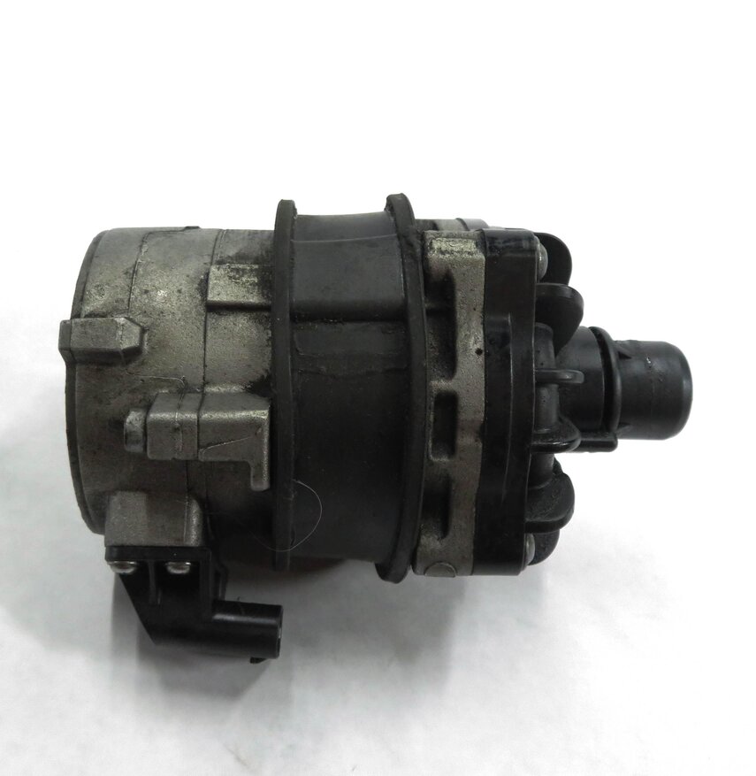 Thumbnail 4: 2013 BMW ACTIVEHYBRID 5 - 3.0L N55 TURBO ENGINE AUX AUXILIARY WATER COOLANT PUMP