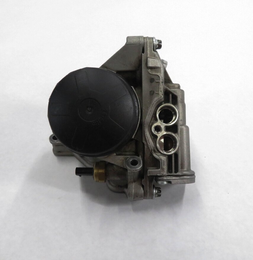 Thumbnail 2: 2013 BMW ACTIVEHYBRID 5 - 3.0L N55 TURBO ENGINE MOTOR FLUID OIL FILTER HOUSING