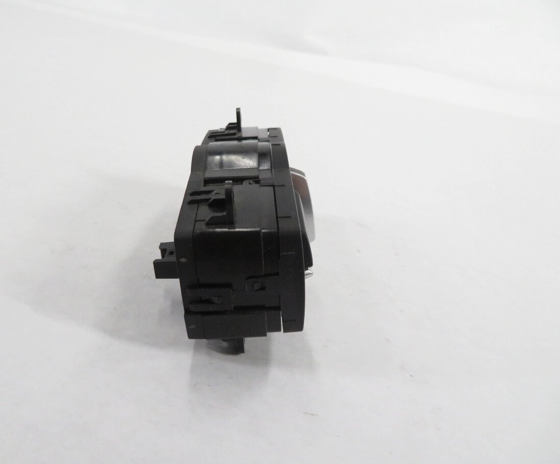 Thumbnail 3: 2013 BMW ACTIVEHYBRID 5 - FOG LIGHT LAMP / DIMMER ROLLER / HEADLIGHT SWITCH