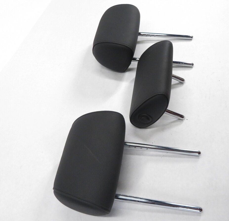 Thumbnail 4: 2013 BMW ACTIVEHYBRID 5 - REAR HEADREST HEAD REST SET-3 (BLACK DAKOTA LEATHER)