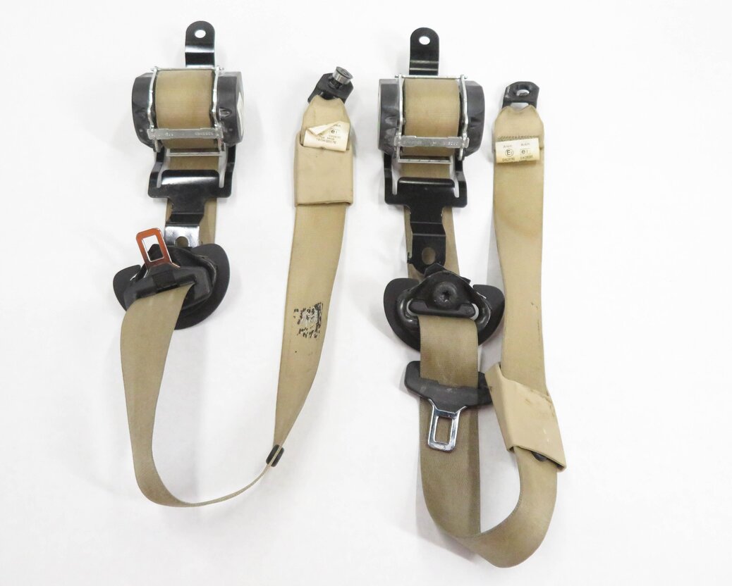Thumbnail 3: 2007 BMW X5 (E70) REAR 2nd SECOND ROW SEATBELT RETRACTOR SET-2 (BEIGE)