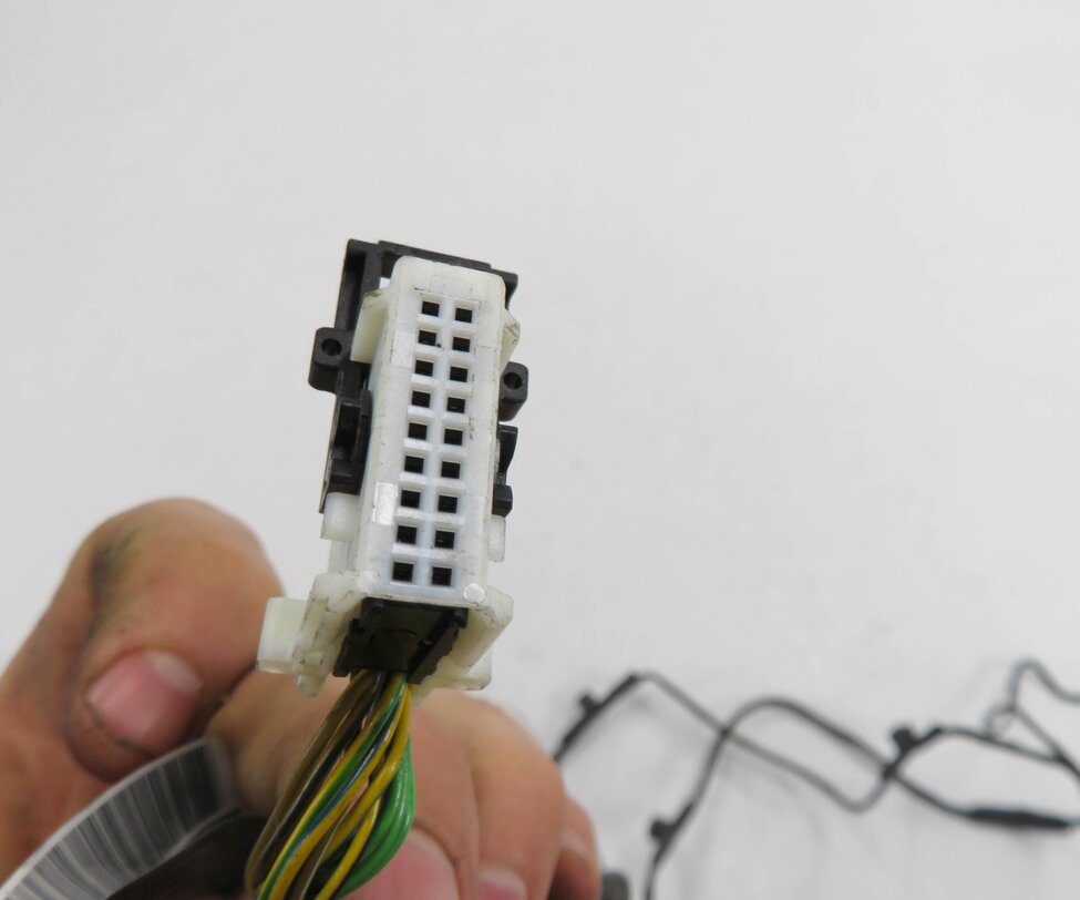 Thumbnail 6: 2007 BMW X5 (E70) REAR PDC PARK DISTANCE CONTROL SENSOR SET-4 w/ HARNESS (BLACK)