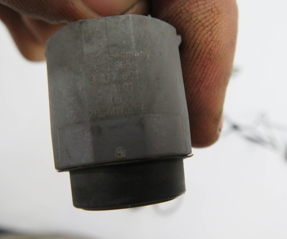 Thumbnail 8: 2007 BMW X5 (E70) REAR PDC PARK DISTANCE CONTROL SENSOR SET-4 w/ HARNESS (BLACK)