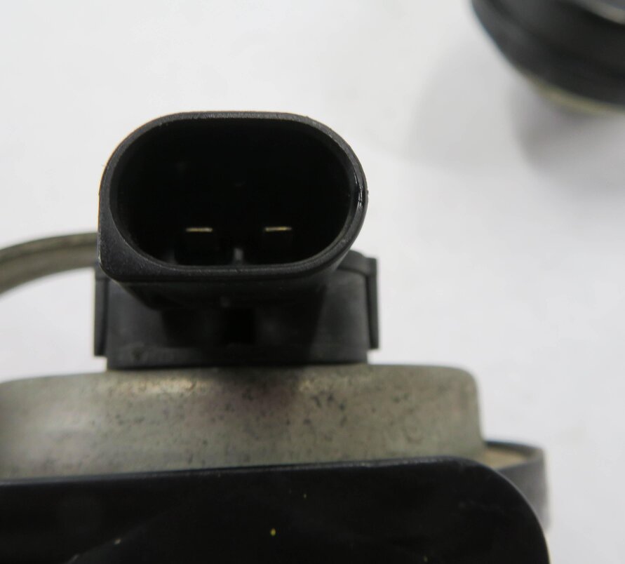 Thumbnail 5: 2007-2011 BMW X5 X6 (E70 E71) HIGH & LOW TONE NOTE EMERGENCY SAFETY HORN SET (2)