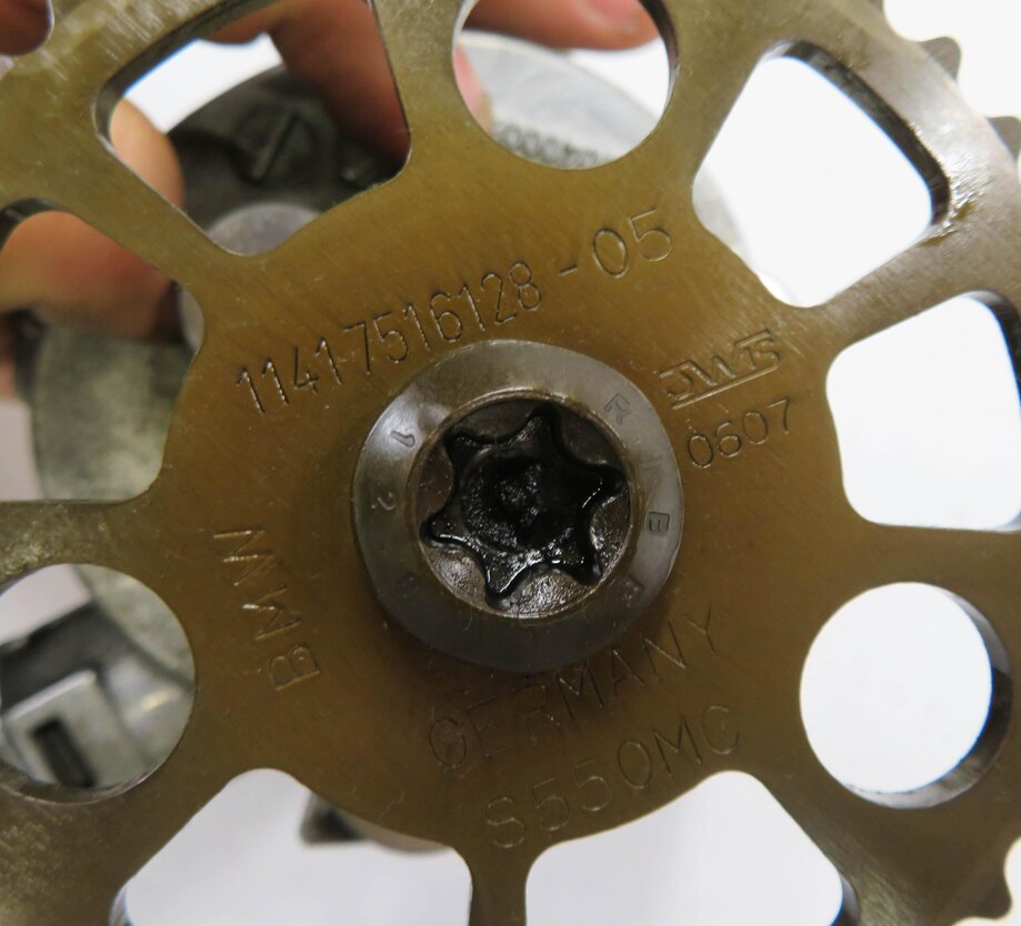 Thumbnail 6: 2007-2013 BMW 128i 323i 328i 528i X3 X5 Z4 (E87 E90 E60 F25 E70 E89) VACUUM PUMP