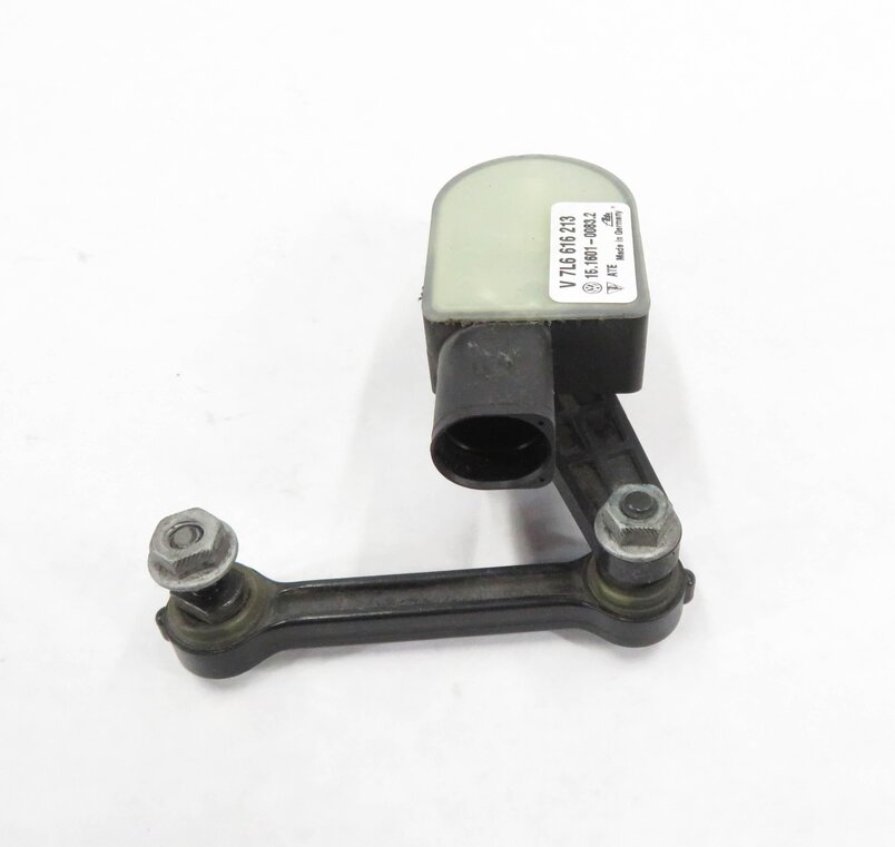 Thumbnail 4: 2013 AUDI Q7 (4L) LEFT FRONT DRIVER SUSPENSION HEIGHT LEVEL SENSOR