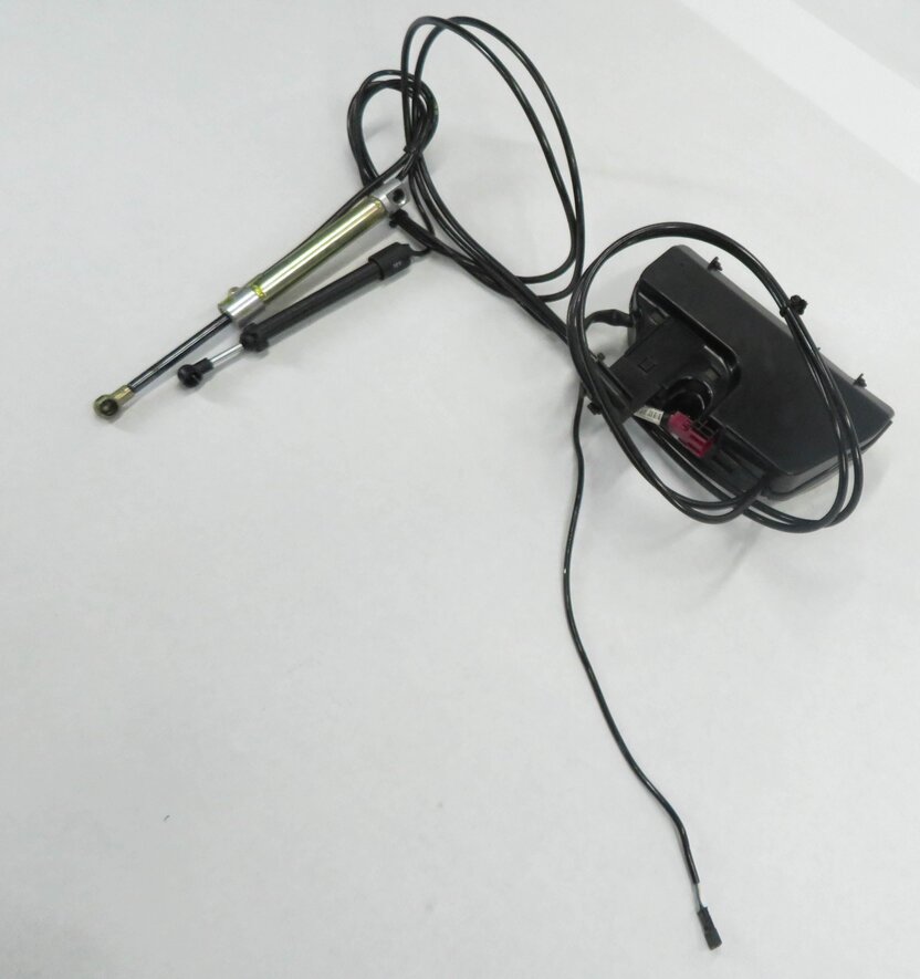 Thumbnail 1: 2007-2009 MERCEDES GL320 GL450 GL550 (X164) REAR TRUNK LIFT MOTOR w/ RAM & LINES