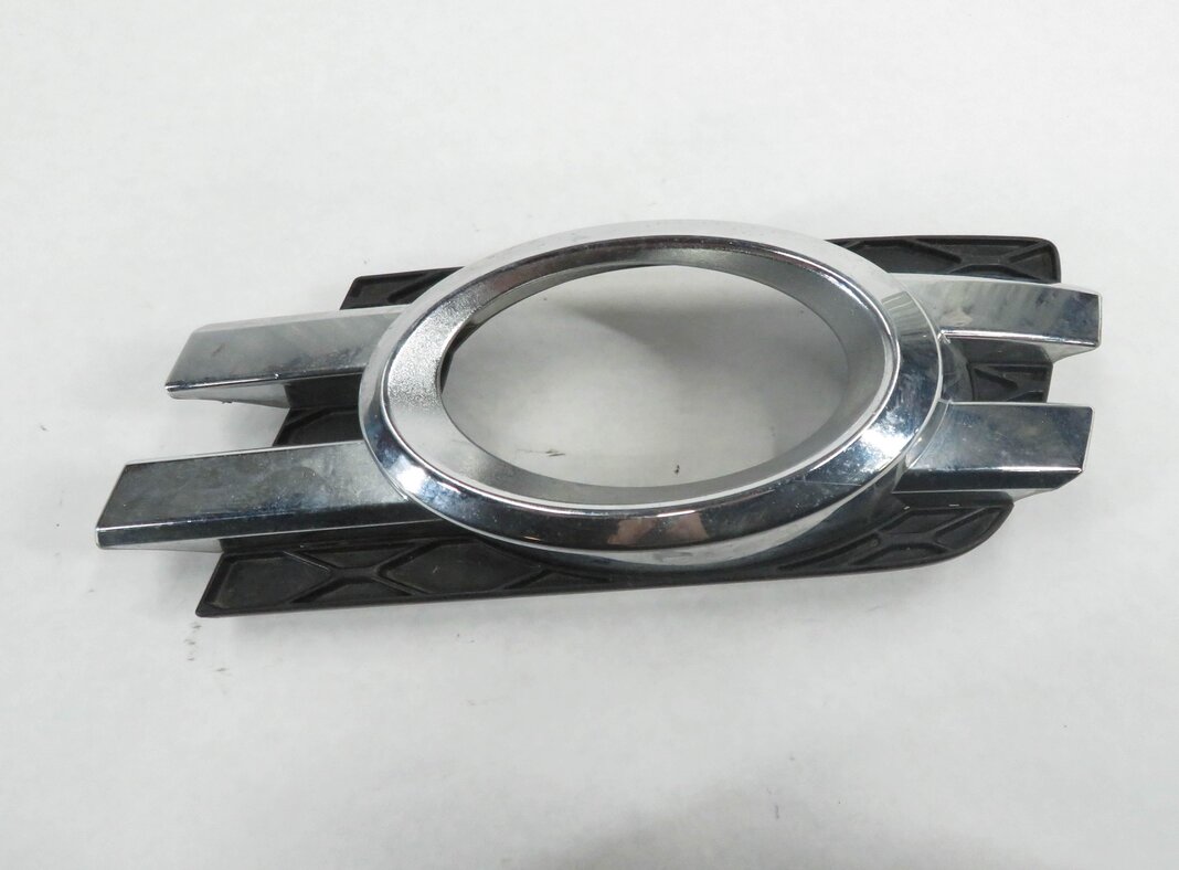 Thumbnail 2: 2007 MERCEDES GL450 (X164) LEFT FRONT DRIVER FOG LIGHT GRILLE TRIM (SILVER)