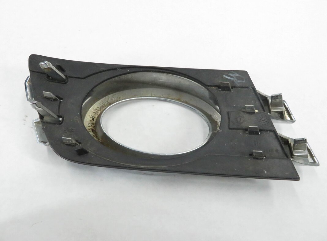Thumbnail 5: 2007 MERCEDES GL450 (X164) LEFT FRONT DRIVER FOG LIGHT GRILLE TRIM (SILVER)