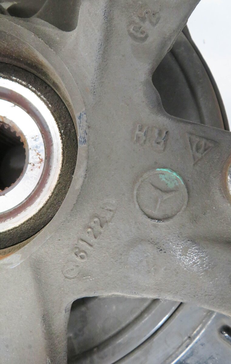 Thumbnail 6: 06-12 MB GL320 GL450 ML320 ML350 ML500 R320 R350 R500 - RIGHT REAR KNUCKLE HUB