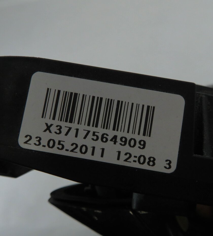 Thumbnail 7: 2011-2016 BMW 528i 535i 550i M5 (F10) LEFT REAR DOOR HANDLE w/ LIGHT (GRAY A90)
