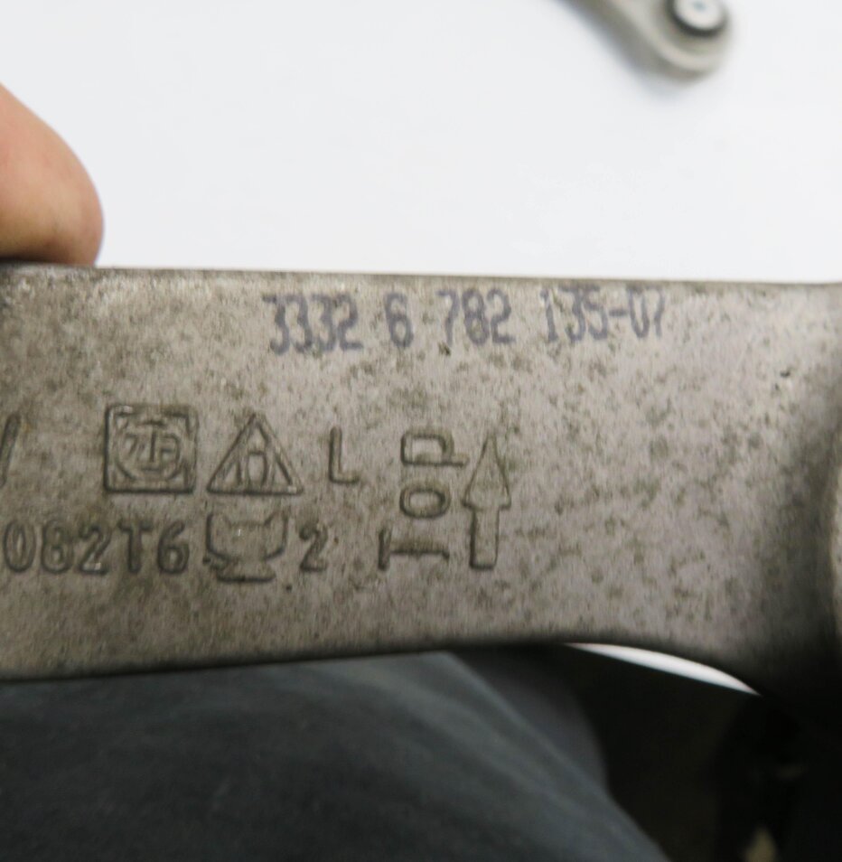 Thumbnail 5: 11-19 BMW 535i 550i 640i 650i 740i 750i (F01 F10) LEFT REAR CONTROL ARM SET-3
