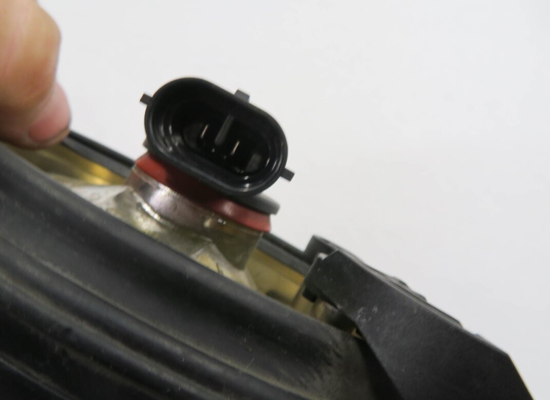 Thumbnail 6: 06-13 MB C230 C300 C350 GL320 GL450 GL550 ML320 ML350 ML450 LEFT FOG LIGHT LAMP