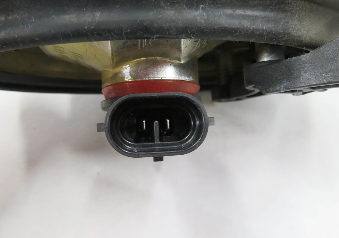 Thumbnail 6: 06-13 MB C230 C300 C350 GL320 GL450 GL550 ML320 ML350 ML450 RIGHT FOG LIGHT LAMP