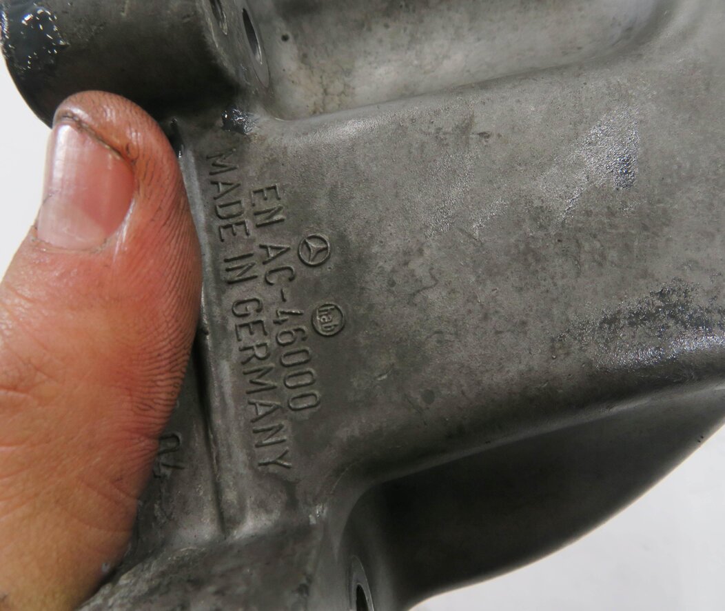 Thumbnail 5: 2009 MERCEDES BENZ ML320 (W164) 3.0L OM642 DIESEL RIGHT ENGINE MOUNT BRACKET