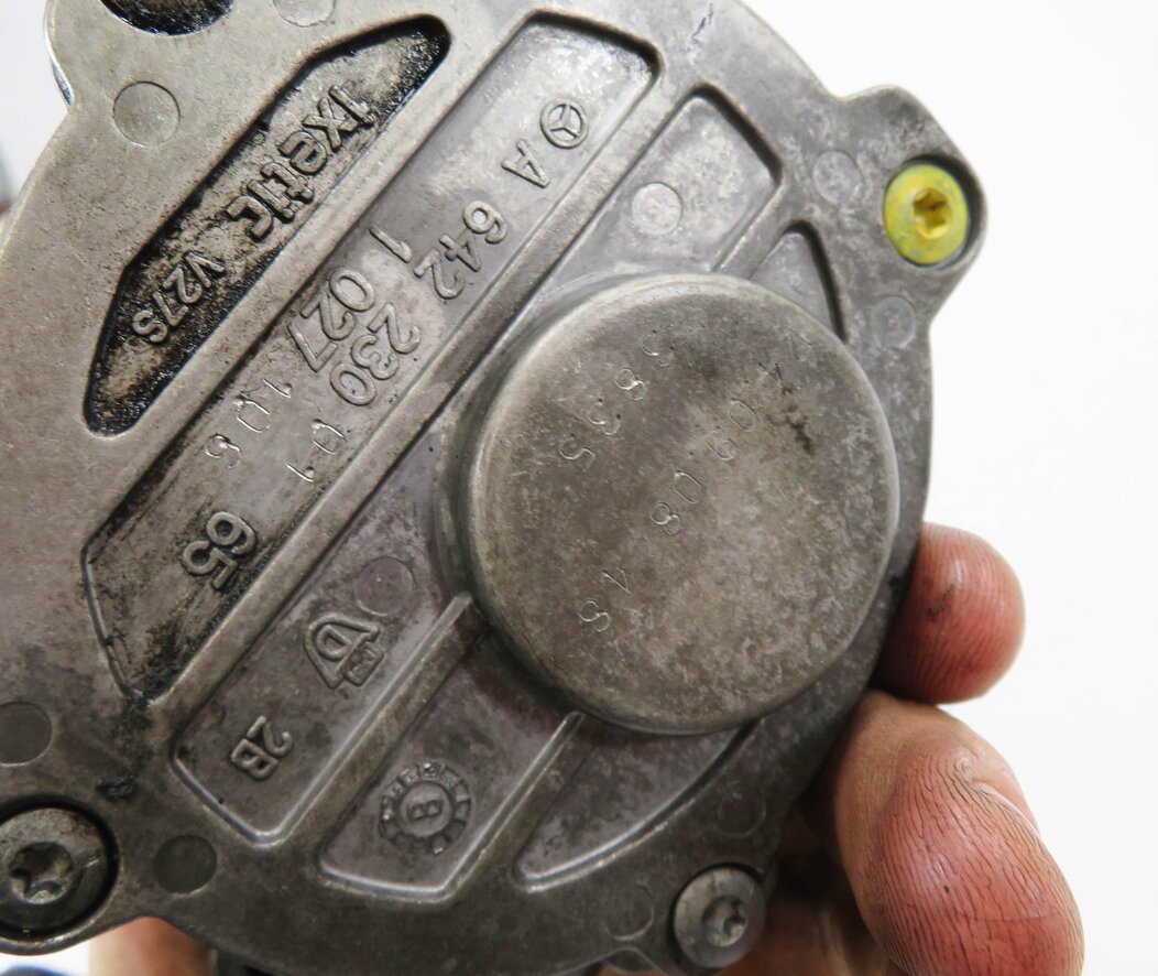 Thumbnail 5: 08-13 MB E320 E350 GL320 GL350 ML320 ML350 R350 3.0L OM642 DIESEL VACUUM PUMP