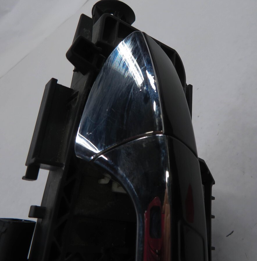 Thumbnail 7: 2008-2015 MB C230 C250 C300 C350 (W204) LEFT REAR DOOR HANDLE (BLACK / CHROME)
