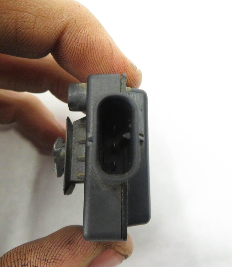Thumbnail 6: 2009 BMW X5 (E70) 3.0L M57Y TURBO DIESEL EXHAUST NOX SENSOR CONTROL MODULE