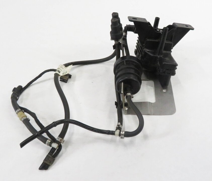Thumbnail 2: 2009-2011 BMW 335D X5 (E70 E90) 3.0L M57Y DIESEL EMISSION FLUID TRANSFER PUMP