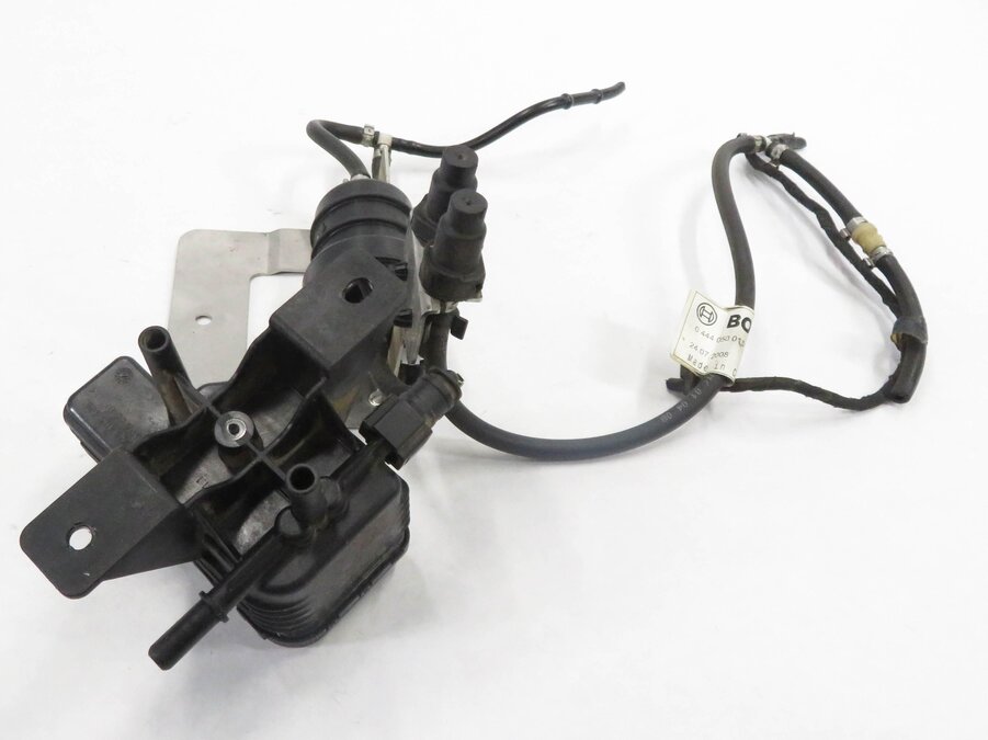 Thumbnail 4: 2009-2011 BMW 335D X5 (E70 E90) 3.0L M57Y DIESEL EMISSION FLUID TRANSFER PUMP