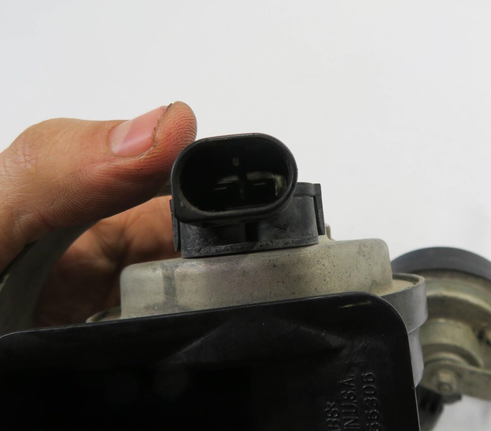 Thumbnail 6: 2007-2011 BMW X5 X6 (E70 E71) HIGH & LOW TONE NOTE EMERGENCY SAFETY HORN SET (2)