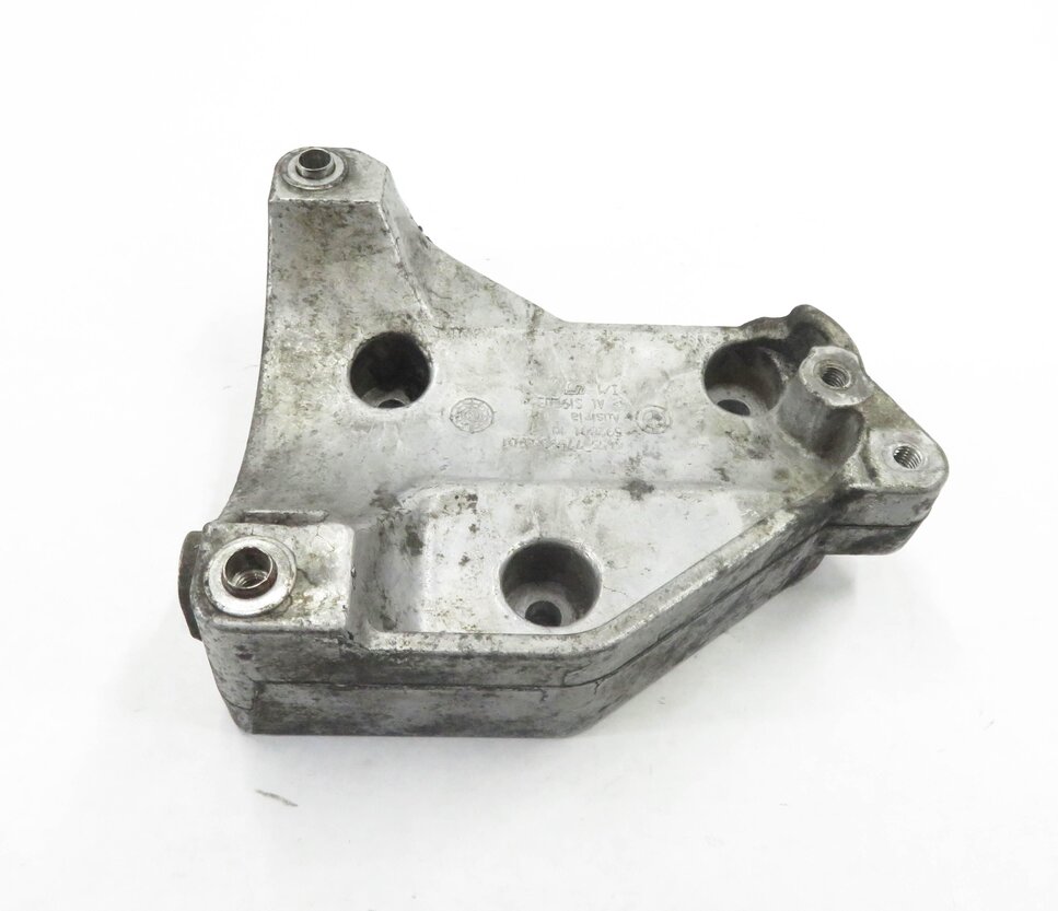 Thumbnail 4: 2009 BMW X5 (E70) 3.0L M57Y TURBO DIESEL A/C AIR COMPRESSOR PUMP MOUNT BRACKET