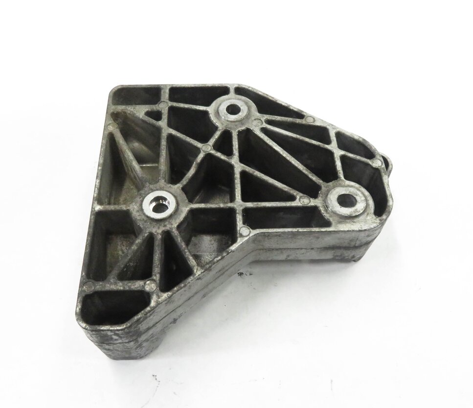 Thumbnail 5: 2009 BMW X5 (E70) 3.0L M57Y TURBO DIESEL A/C AIR COMPRESSOR PUMP MOUNT BRACKET