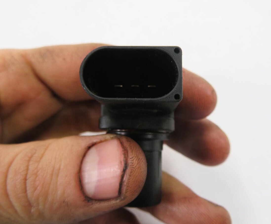Thumbnail 5: 2009 BMW X5 (E70) 3.0L M57Y TURBO DIESEL CAM CAMSHAFT POSITION ANGLE SENSOR