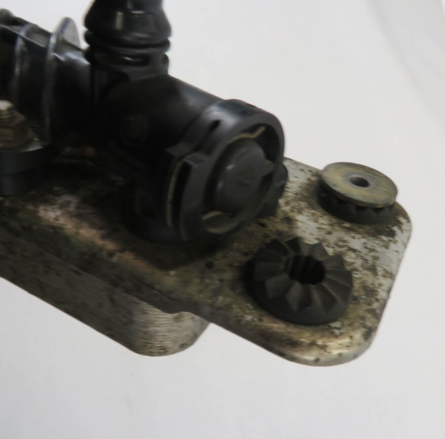 Thumbnail 6: 07-14 BMW X5 X6 (E70 E71) 3.0L / 4.4L / 4.8L AUTOMATIC TRANSMISSION OIL COOLER