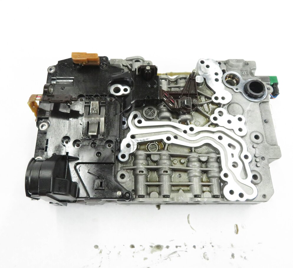 Thumbnail 4: 2010-2012 BMW 550i 550iGT (F07 F10) 4.4L N63 8HP-70 A/T TRANSMISSION VALVE BODY