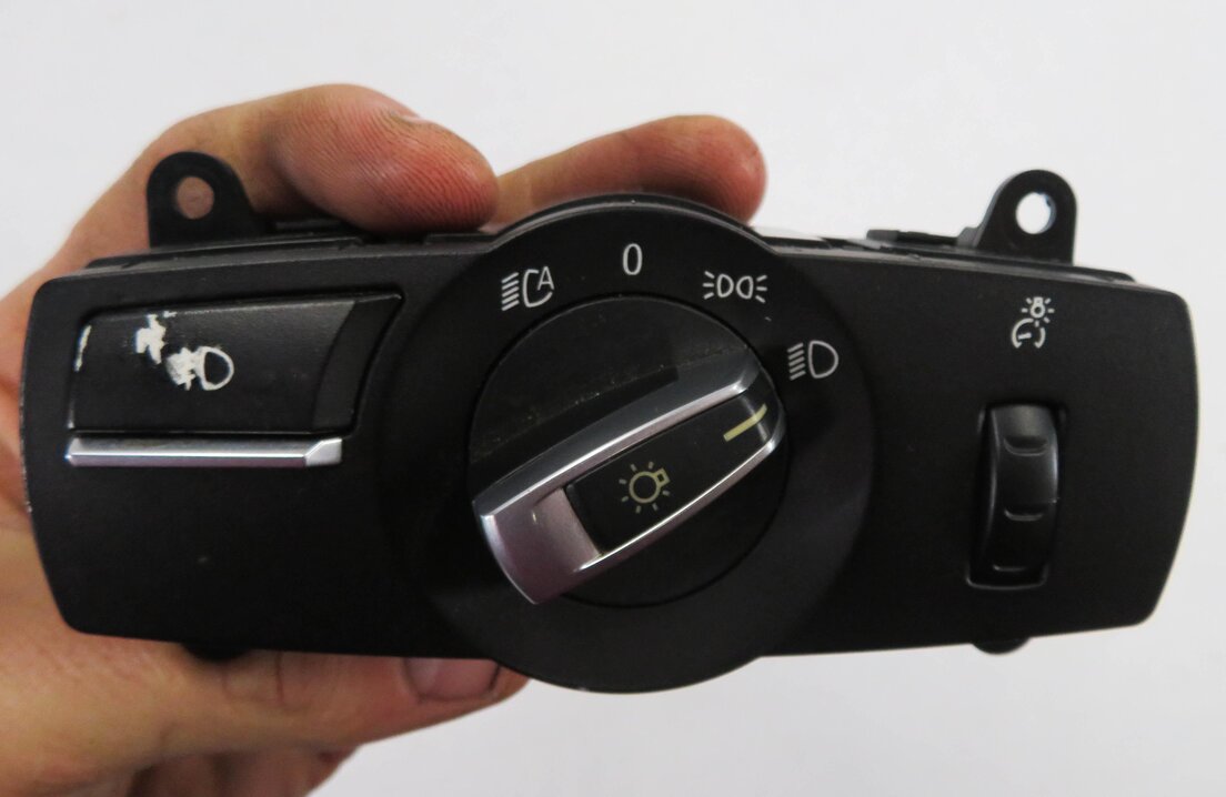 Thumbnail 6: 2011 BMW 550i (F10) FOG LIGHT LAMP / DIMMER CONTROL / HEADLIGHT SWITCH